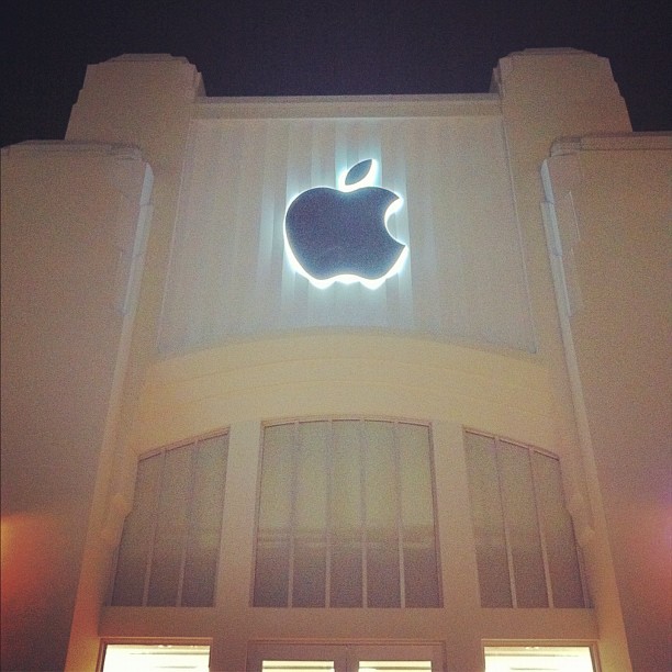 #apple store in #miami is also #artdeco