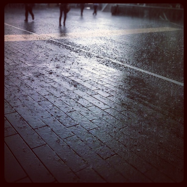 #london #rain Panic.