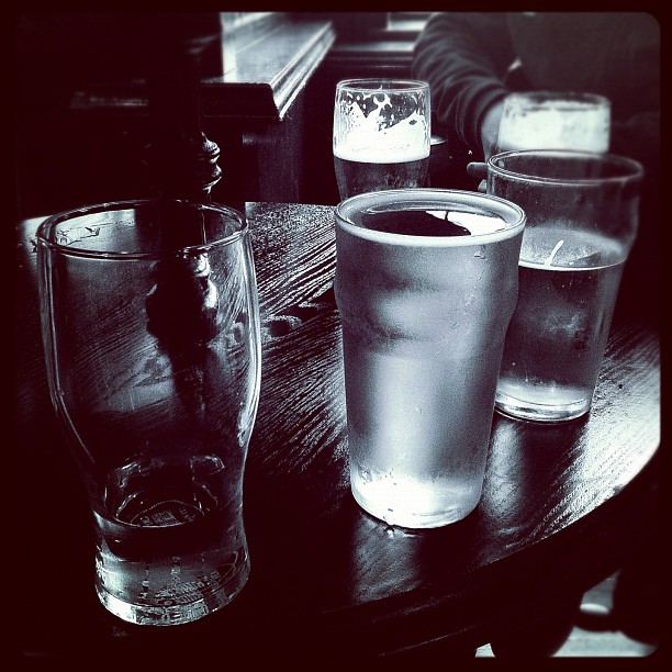 In the #pub. #london #england #bw #lunch