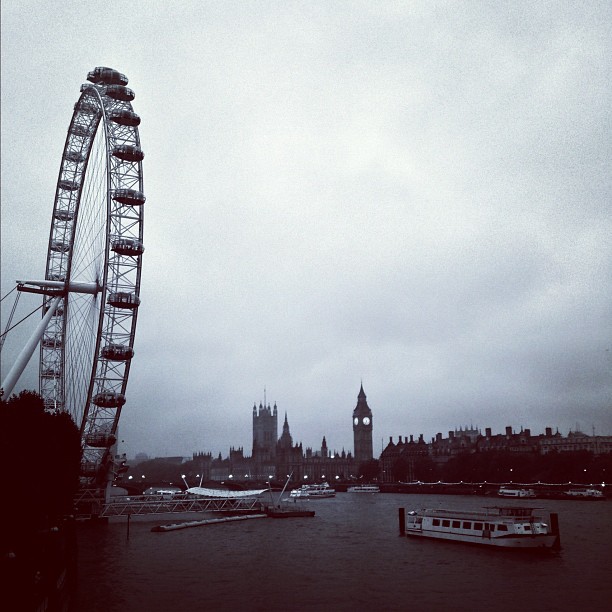 #rain-y & misty #london 2. #bw #river #iconic #londoneye #parliament #bigben
