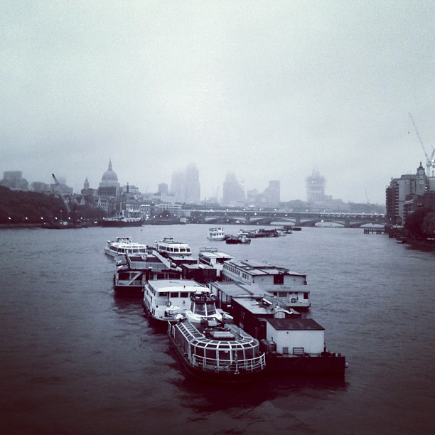 #rain-y & #misty #london #city #river #street #bw #autumn