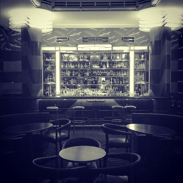 My latest great #london discovery. #empty #bar. #artdeco #retro #interior #bw