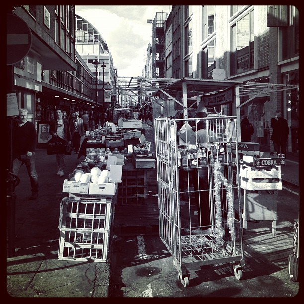 #london #soho #market #street #bw