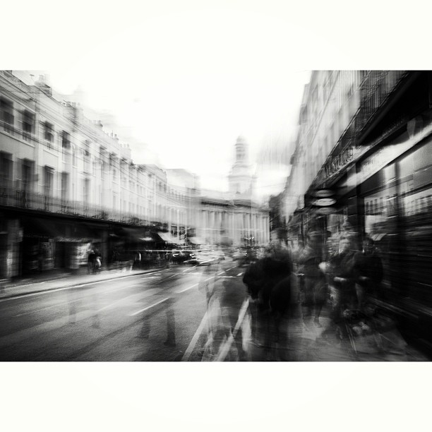 #longexposure. Figure 11. #greenwich. #london #londonpop #london_only #ig_uk #ig_london #bnw_city #bnw_london #bw #bnw #blackandwhite #street #streetphoto #streetphotography #streetphotography_bw #igerslondon #igers_london #lom_per #art #abstract
