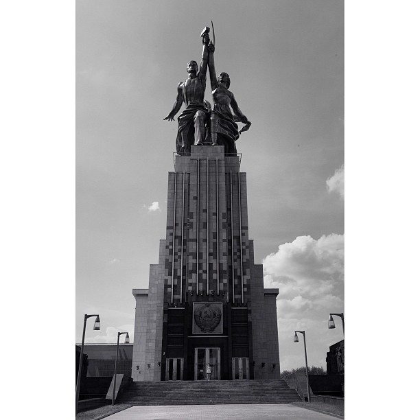 Worker & Kolkhoz Woman. 1/3.The most #iconic #symbol of #soviet #russia. #amazing #monument. #bw #bnw #bnw_city #blackandwhite #moscow #vdnh #москва #россия #вднх #мск