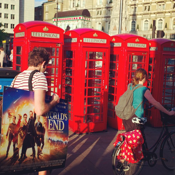 #london#londonpop #london_only #ig_uk #ig_london #street #streetphoto #streetphotography  #igerslondon #igers_london #redbox