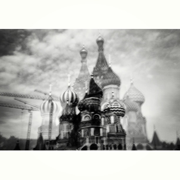 #longexposure. Figure 16. #redsquare st.Basil's #carhedral#bw #bnw #bnw_city #blackandwhite #moscow #russia #мск #москва