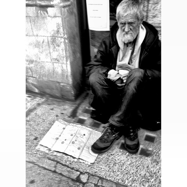 #thelivesofthers. #london #londonpop #london_only #ig_uk #ig_london #bnw_city #bnw_london #bw #bnw #blackandwhite #street #streetphoto #streetphotography #streetphotography_bw #igerslondon #igers_london #homeless #streetshot_london