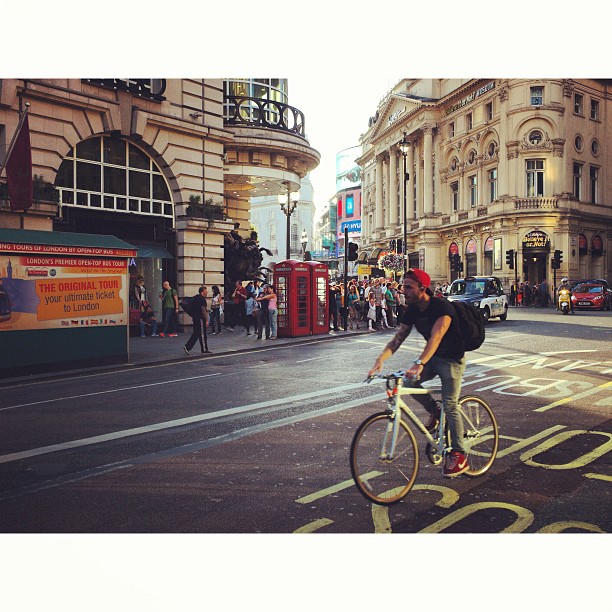 #london#londonpop #london_only #ig_uk #ig_london #street #streetphoto #streetphotography  #igerslondon #igers_london #lom_ers