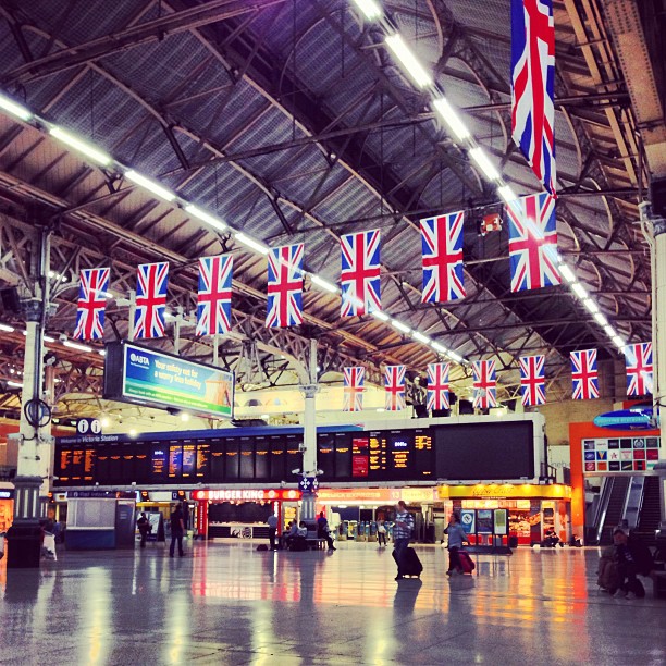 A very early @goodmorning at Victoria station. #london#londonpop #london_only #ig_uk #ig_london #igerslondon #igers_london #victoriastation