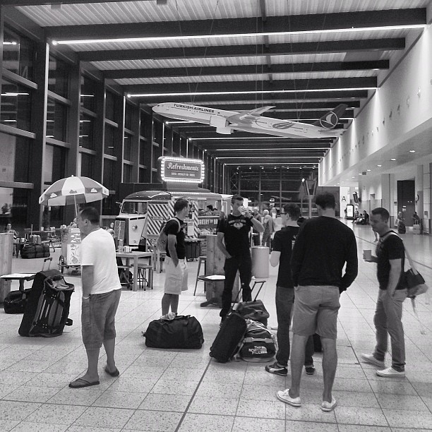 At the #airport. #london#londonpop #london_only #ig_uk #ig_london #bnw_city #bnw_london #bw #bnw #blackandwhite #street #streetphoto #streetphotography #streetphotography_bw #igerslondon #igers_london #gatwick #iphoneonly