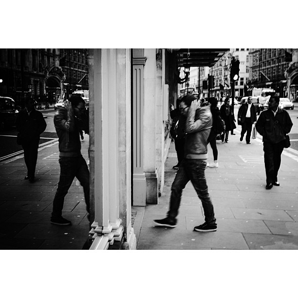 Entering Matrix. After work walk. 4. #london#londonpop #london_only #ig_uk #ig_london #bnw_city #bnw_london #bw #bnw #blackandwhite #street #streetphoto #streetphotography #streetphotography_bw #igerslondon #igers_london