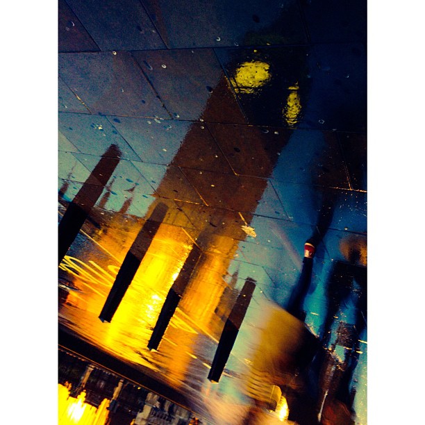 wet #bigben. #london#londonpop #london_only #ig_uk #ig_london #street  #igerslondon #igers_london #lom_icon #icon #city #capital #rain #reflection