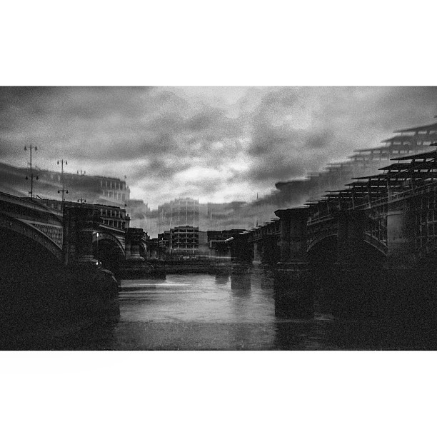 #longexpseries. Figure 31. Blackfriars #bridge 2. #london#londonpop #london_only #ig_uk #ig_london #bnw_city #bnw_london #bw #bnw #blackandwhite #street #igerslondon #igers_london #river #thames #longexposure