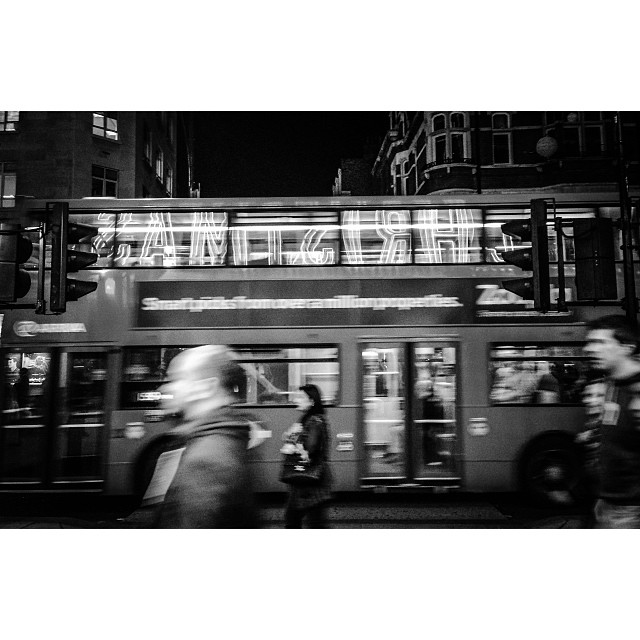 S A M T S I R H#london#londonpop #london_only #ig_uk #ig_london #bnw_city #bnw_london #bw #bnw #blackandwhite #igerslondon #igers_london #street #streetphoto #streetphotography #streetphotography_bw  #iphoneonly #oxfordstreet #reflection