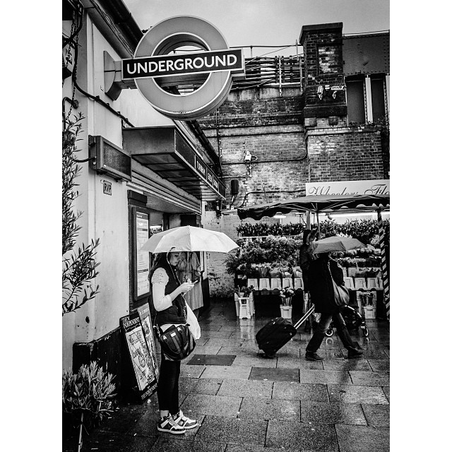 #rainy London #Sunday#london#londonpop #london_only #ig_uk #ig_london #bnw_city #bnw_london #bw #bnw #blackandwhite #igerslondon #igers_london #street #streetphoto #street photography #streetphotography_bw #tube #underground #londonunderground #iphoneonly
