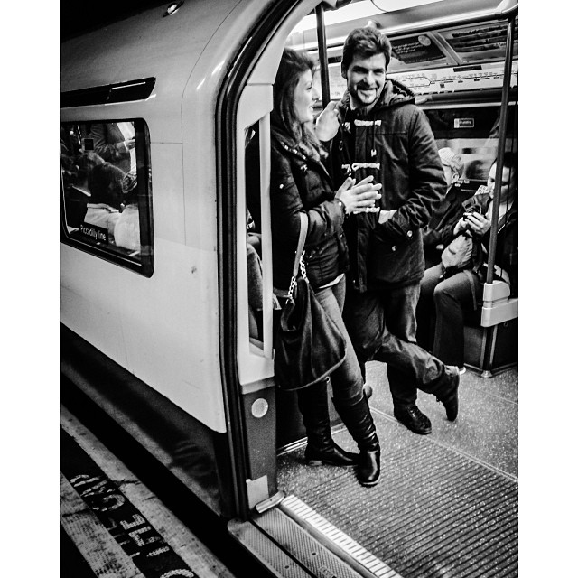 You might think Ldn is all doom and gloom, but that's not true. #tube #underground #londonunderground #iphoneonly #london#londonpop #london_only #ig_uk #ig_london #bnw_city #bnw_london #bw #bnw #blackandwhite #street #streetphoto #streetphotography #streetphotography_bw #igerslondon #igers_london