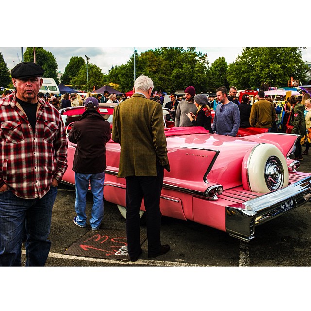 Of course it's a pink #Cadillac, baby!#classic #car fair @ #southbank #london#londonpop#london_only #ig_uk #ig_london  #igerslondon #igers_london #capital #city #classiccar #retro #vintage #retrocar #vintagecar #lom_ifi