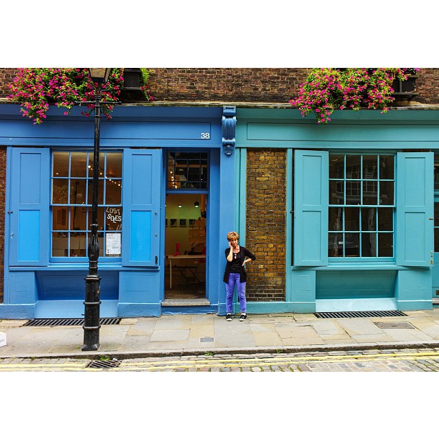 Colour coordinated. #london#londonpop #london_only #ig_uk #ig_london #street #streetphoto #streetphotography  #igerslondon #igers_london