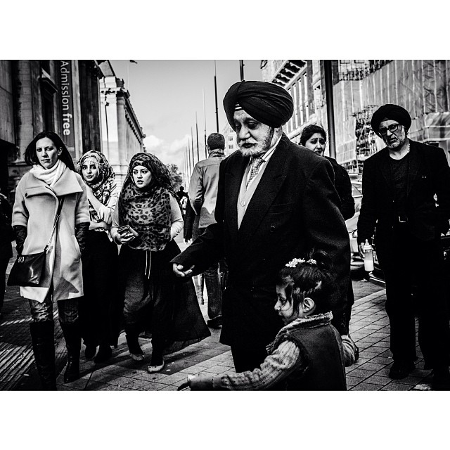 #london#londonpop #london_only #ig_uk #ig_london #bnw_city #bnw_london #bw #bnw #blackandwhite #igerslondon #igers_london #street #streetphoto #streetphotography #streetphotography_bw