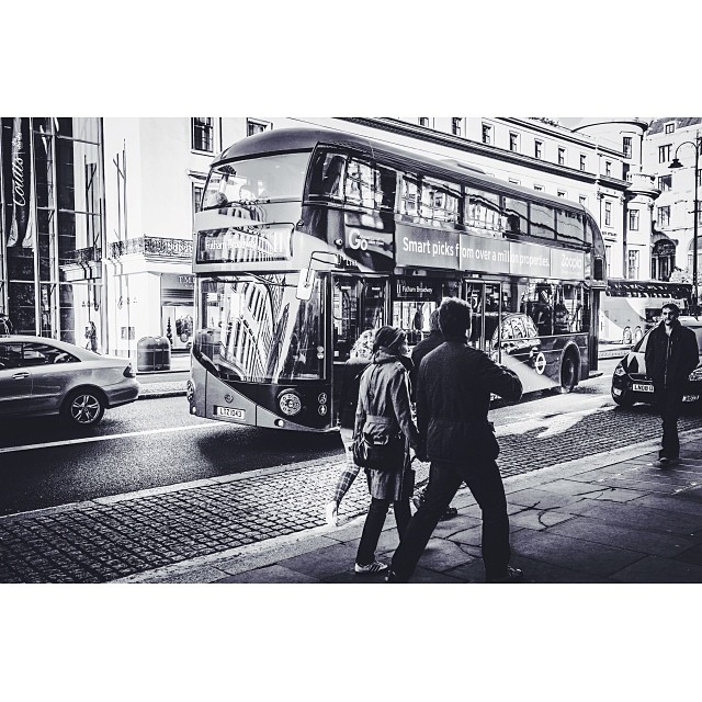 The #modern #routemaster. A #beautiful #design object. #london#londonpop #london_only #ig_uk #ig_london #bnw_city #bnw_london #bw #bnw #blackandwhite #street #streetphoto #streetphotography #streetphotography_bw