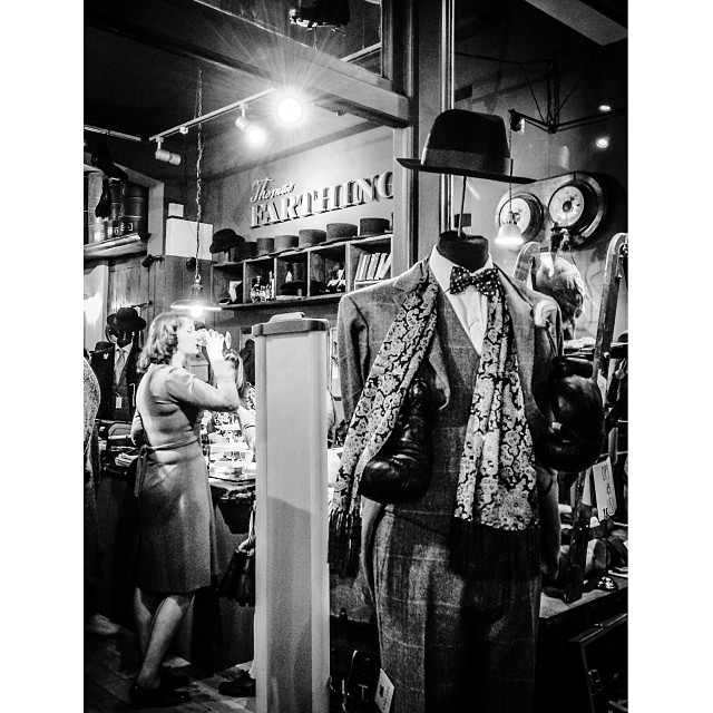 In style. #london#londonpop #london_only #ig_uk #ig_london #bnw_city #bnw_london #bw #bnw #blackandwhite #igerslondon #igers_london #street #streetphoto #streetphotography #streetphotography_bw #style #british #vintage #retro #iphoneonly