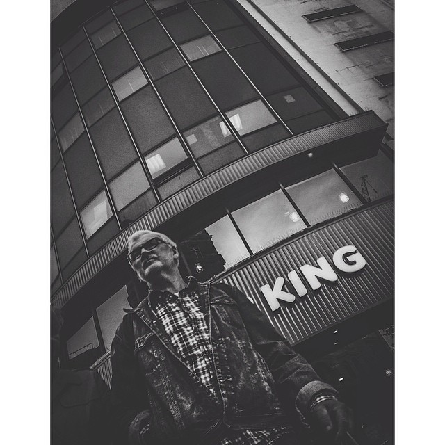 .. and The King. #london#londonpop #london_only #bnw_city #bnw_london #bw #bnw #blackandwhite #street #streetphoto #streetphotography
