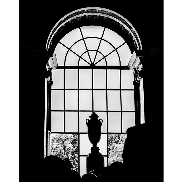 Before entering the holy of holies, Sistine Chappell. No photos allowed inside. #vatican #museum #roma #bnw_city #bnw_rome #rome #bw #bnw