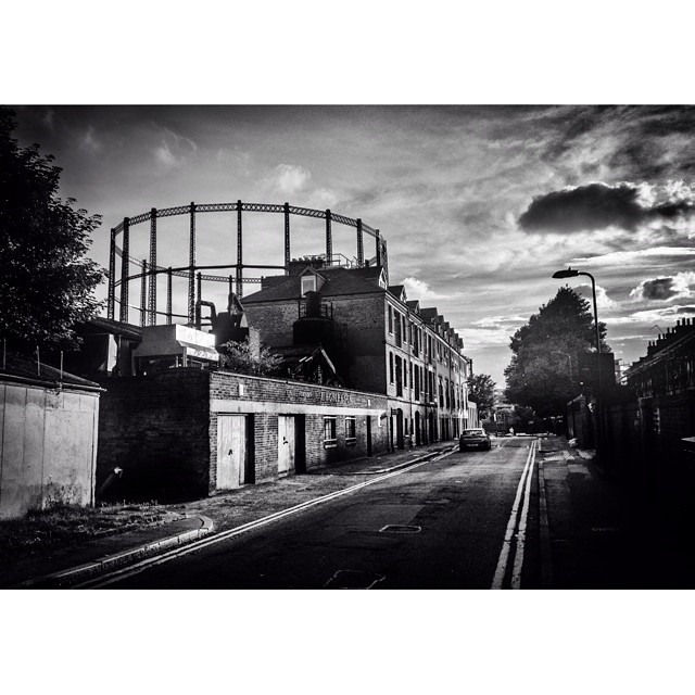 #eastlondon#london#londonpop #london_only #bnw_city #bnw_london #bw #bnw #blackandwhite #street #bnw_city_architecture