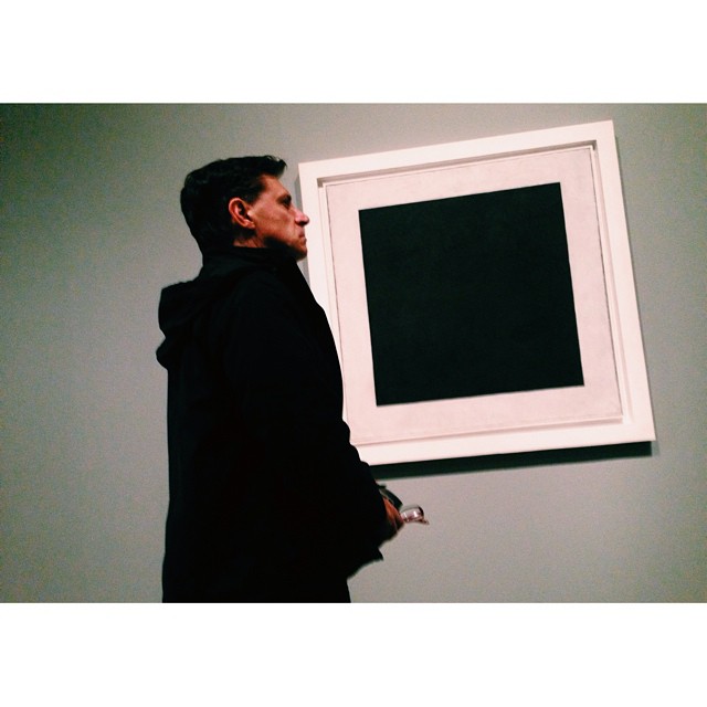 A guy stealing one of #Malevich 's #blacksquare at #tatemodern #londonpop #london_only #vsco #vscogood
