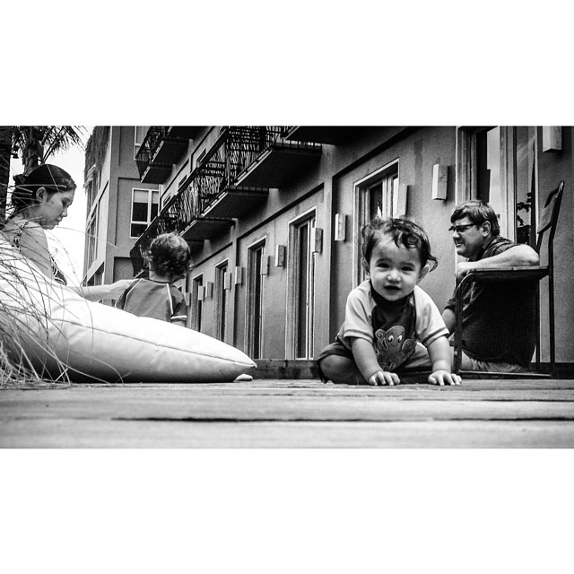 #kid #bali #bnw #bw #blackandwhite #streetphoto #family