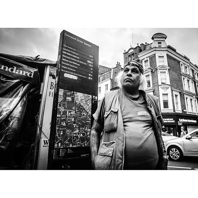 #bw #bnw_city #bnw #bnw_london #blackandwhite #leica #leicam #leicam9 #leicacamera  #rangefinder #londonstreet #streetphoto #streetphotography #streetphotography_bw #bw_society #streetphotographers #LFIMAGAZINE