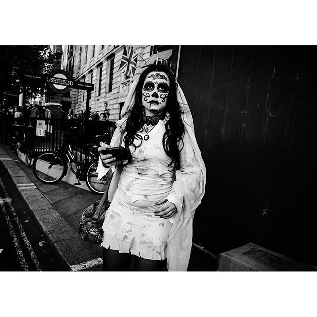 #bw #bnw_city #bnw #bnw_london #blackandwhite #leica #leicam #leicam9 #leicacamera  #rangefinder #londonstreet #streetphoto #streetphotography #streetphotography_bw #bw_society #streetphotographers #LFIMAGAZINE #halloween