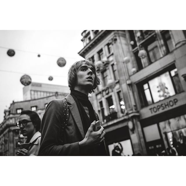 #bw #bnw_city #bnw #bnw_london #blackandwhite #leica #leicam #leicam9 #leicacamera  #rangefinder #londonstreet #streetphoto #streetphotography #streetphotography_bw #bw_society #streetphotographers #lfimagazine #londonmoment #madeinwetzlar