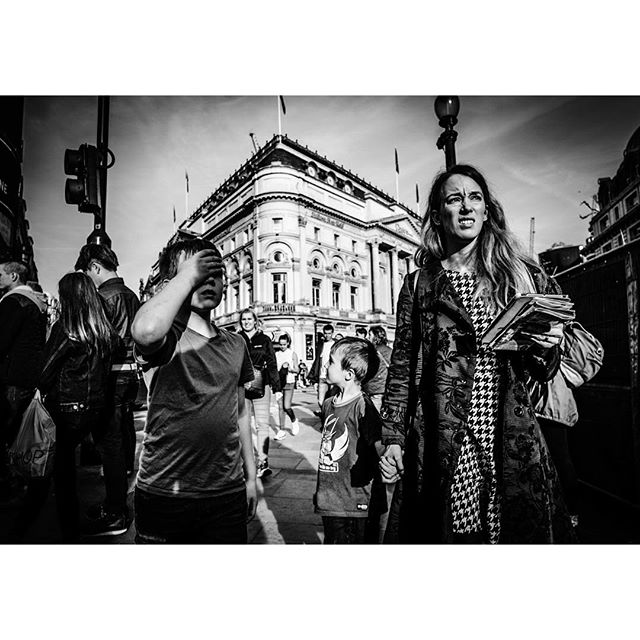 #bw #bnw_city #bnw #bnw_london #blackandwhite #leica #leicam #leicam9 #leicacamera  #rangefinder #londonstreet #streetphoto #streetphotography #streetphotography_bw #bw_society #streetphotographers #lfimagazine #londonmoment