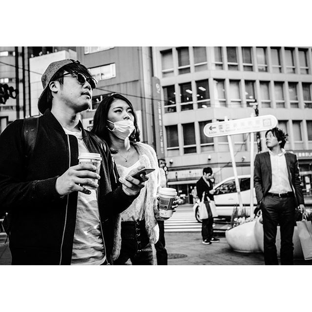 #Tokyo #bnw #bnw_city #bnw_tokyo #bnw_japan #streetphotography #lfimagazine #leica #leicacamera #leicacraft #leicam #leicam9  #madeinwetzlar #bw #tokyopeople