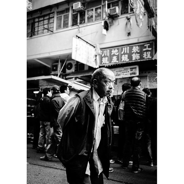#hk  #hongkong #bnw #bw #bnw_city #bnw_hongkong #leicacamera #leicacraft #madeinwetzlar #lfimagazine #leica #leicam #leicam9 #leicammonochrom #streetphotography #rangefinder #everybodystreet
