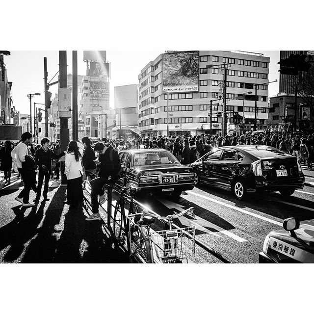 #Tokyo #bnw #bnw_city #bnw_tokyo #bnw_japan #streetphotography #lfimagazine #leica #leicacamera #leicacraft #leicam #leicam9 #leicammonochrom #madeinwetzlar #bw #tokyopeople #japan